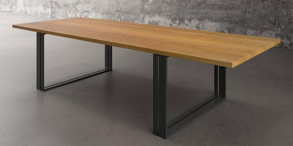 Massivholztisch aus Eiche mit Metallkufen E36 