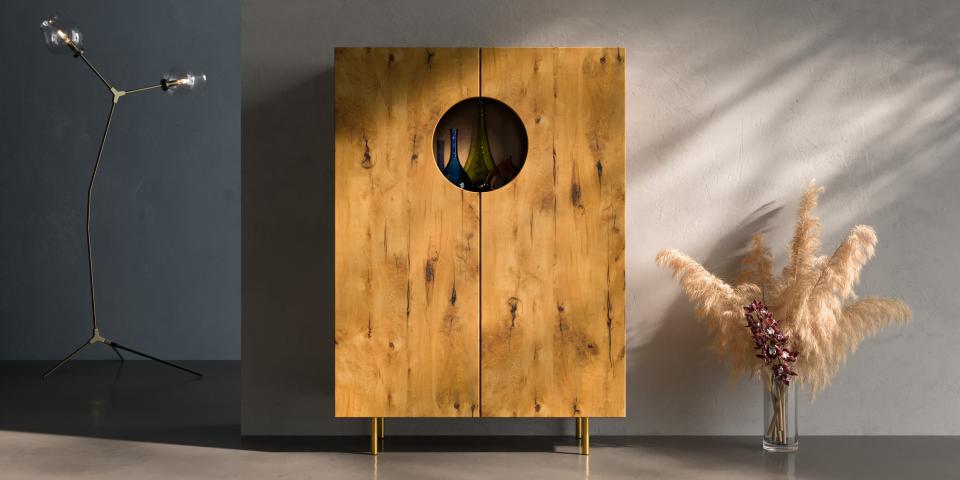 Luxuriöses Eichen-Highboard aus Asteiche: Maßgefertigte Eleganz S79 